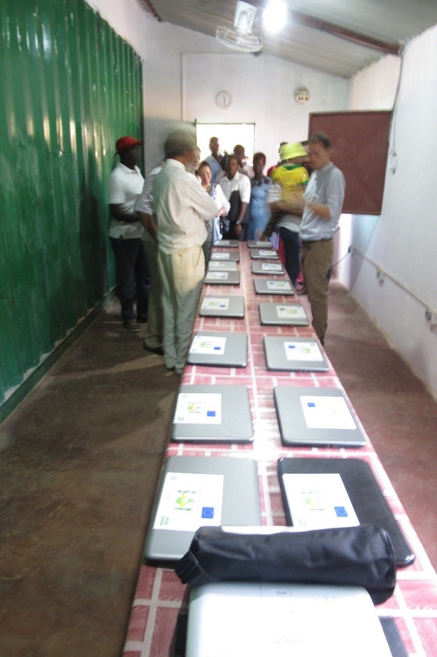 sala informatica_guinea bissau_mani tese 2017