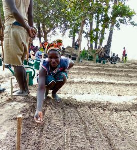 semina orto donna rifugiati Guinea Bissau Mani Tese 2018