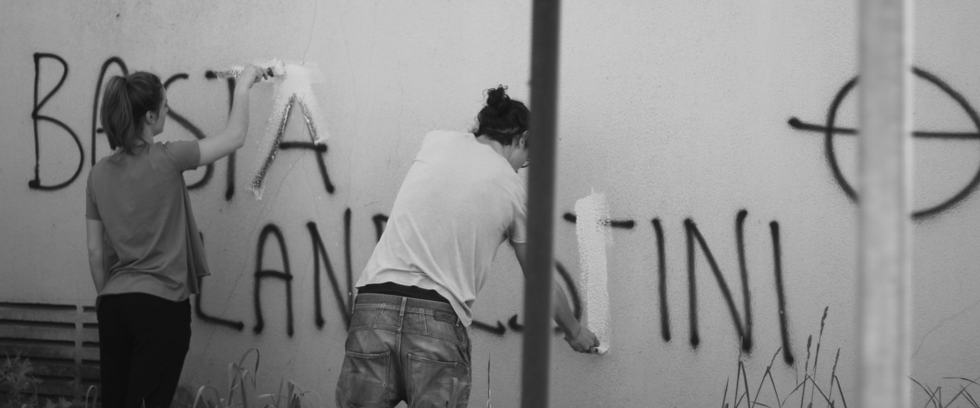basta clandestini razzismo scritte Italia Mani Tese 2018 2