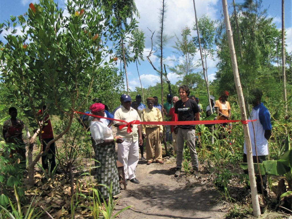 Taglio del nastro_mozambico mani tese 2020