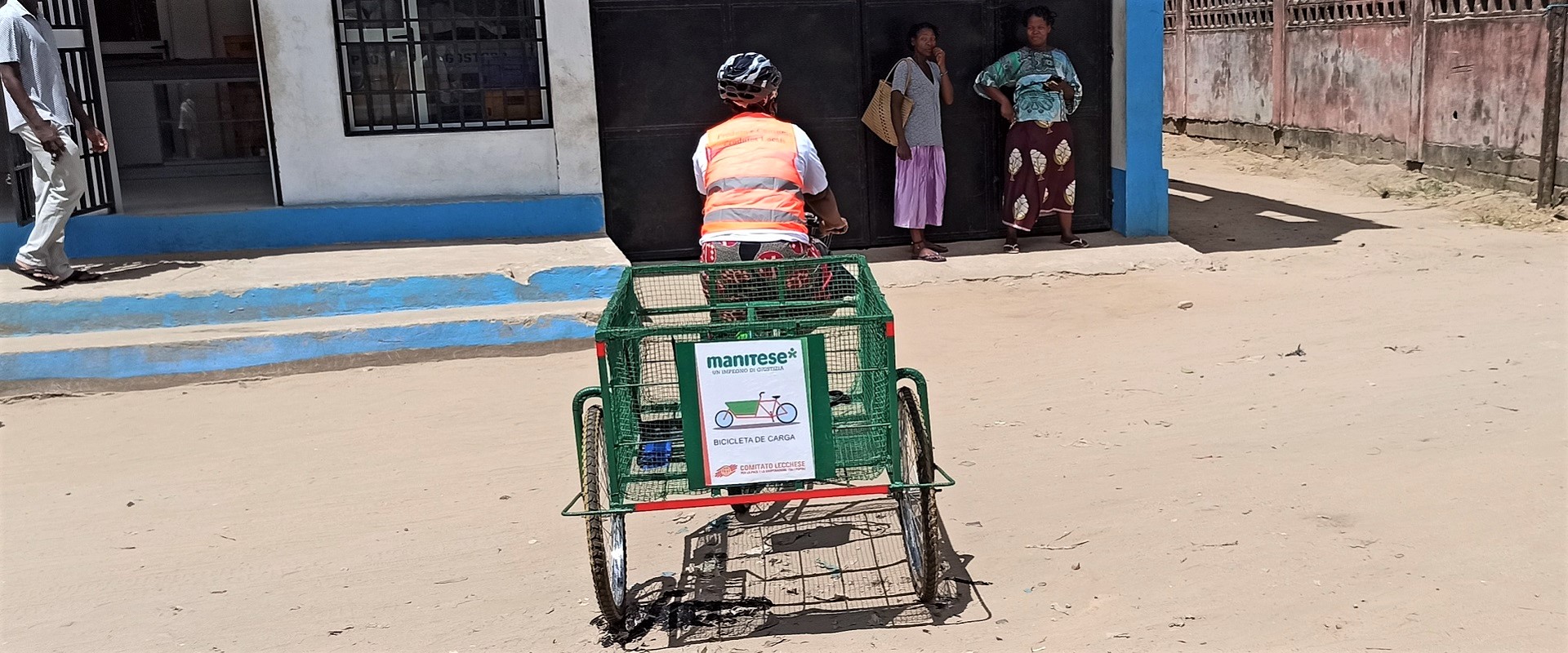 biciclette quelimane mozambico mani tese 2021 cover