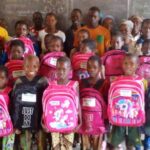 BENIN: DISTRIBUITI I KIT SCOLASTICI AI BAMBINI DELL’ATACORA!